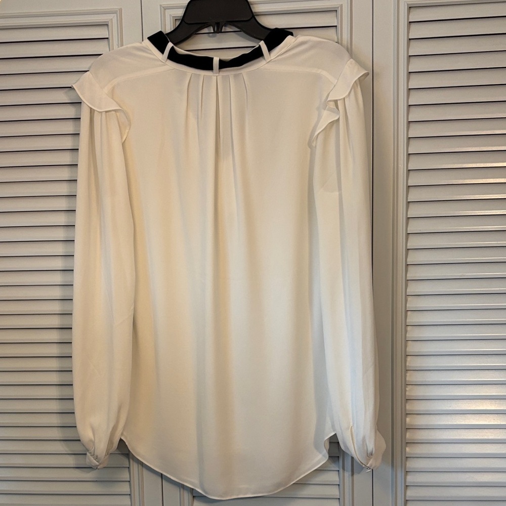 White House Black Market Velvet Tie Blouse Cream Color Size Medium - Picture 7 of 8
